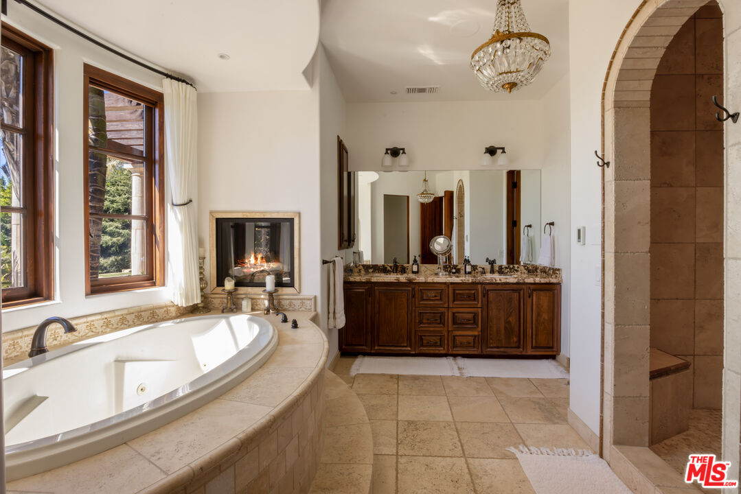 3091 Hidden Valley Ln