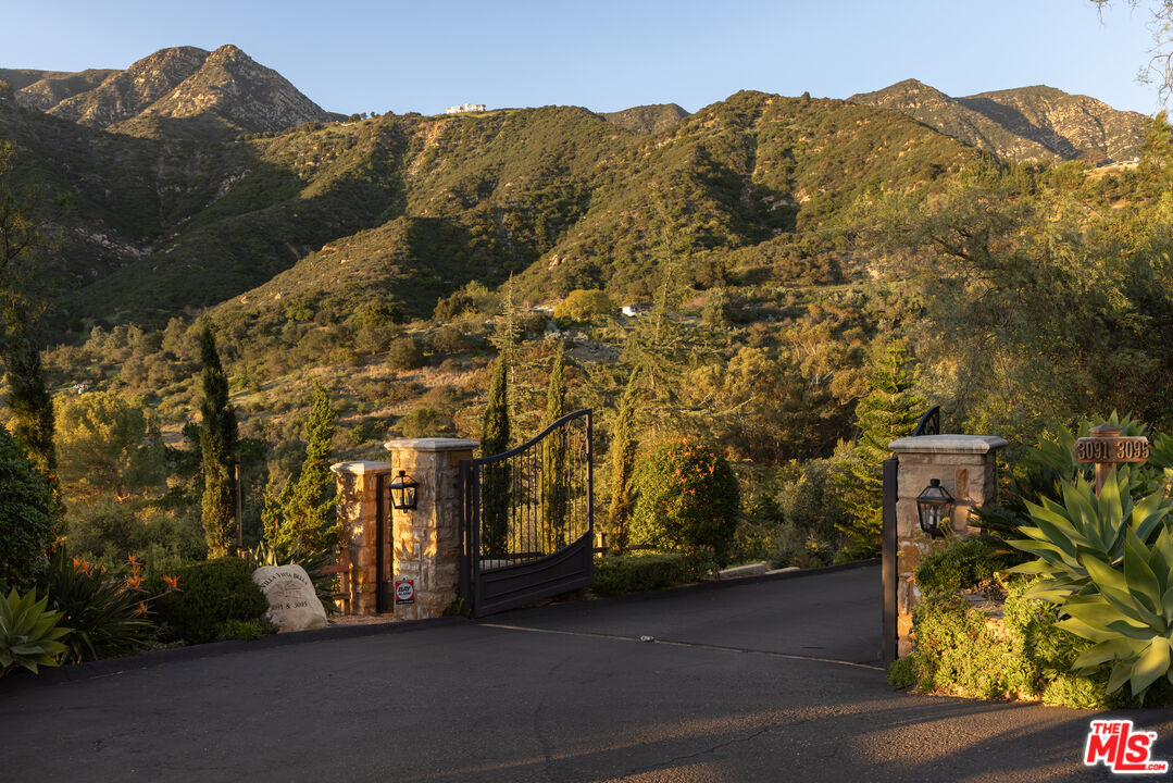 3091 Hidden Valley Ln