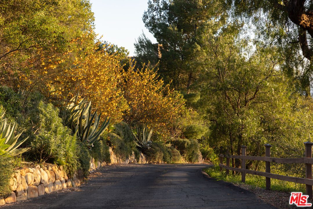 3091 Hidden Valley Ln