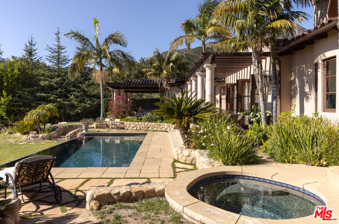 3091 Hidden Valley Ln