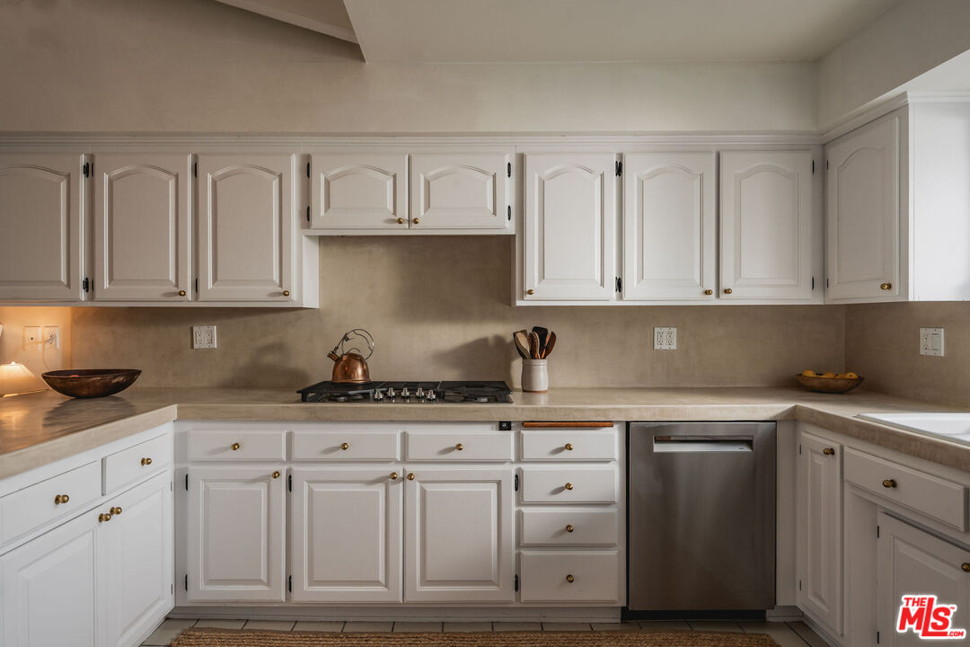 29328 Heathercliff Rd