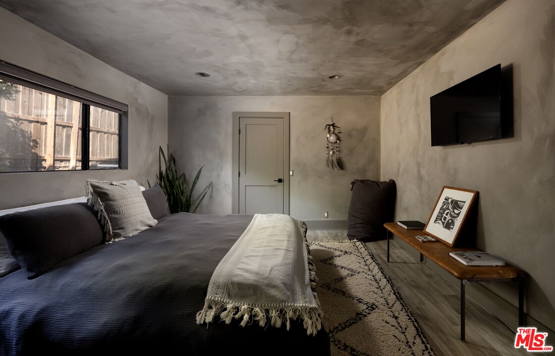 29328 Heathercliff Rd