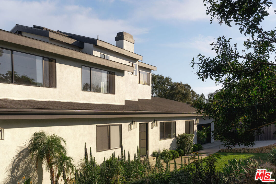 29328 Heathercliff Rd