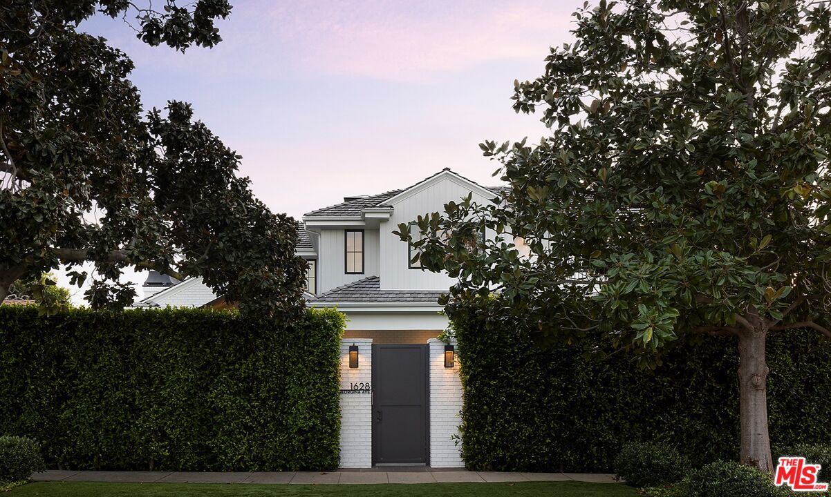 1628 Georgina Ave