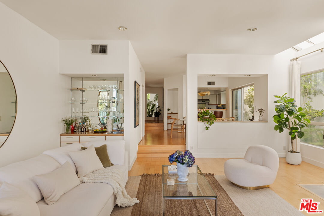 610 Harbor St Unit: 1