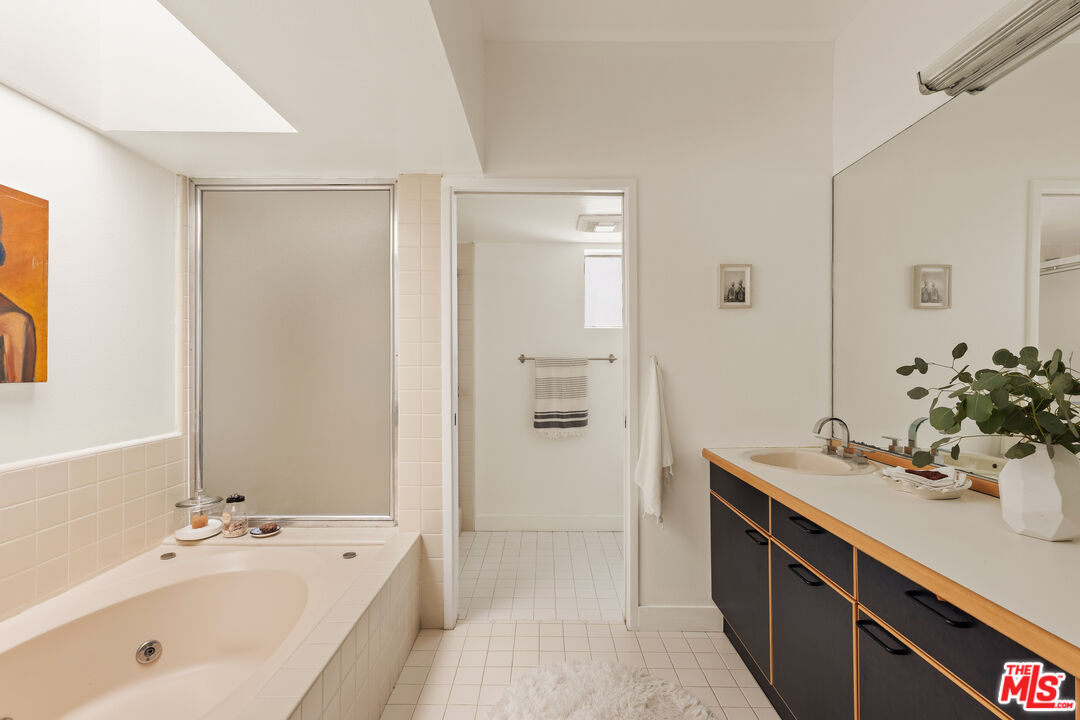610 Harbor St Unit: 1