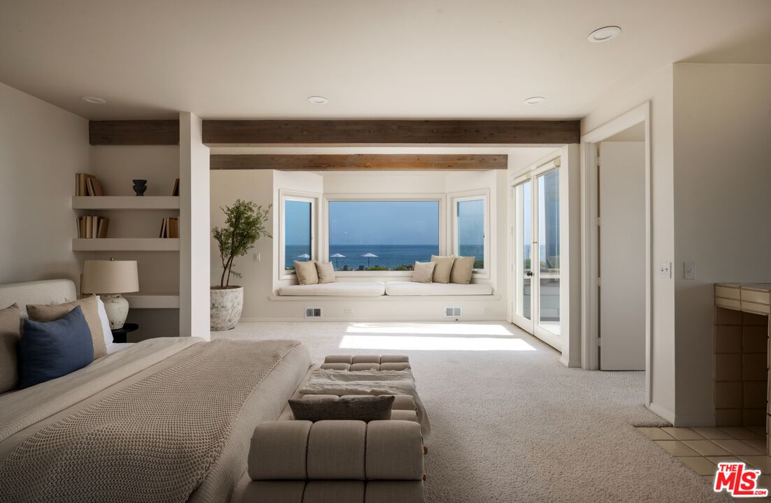 4217 Avenue Del Mar