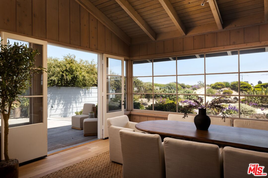4217 Avenue Del Mar