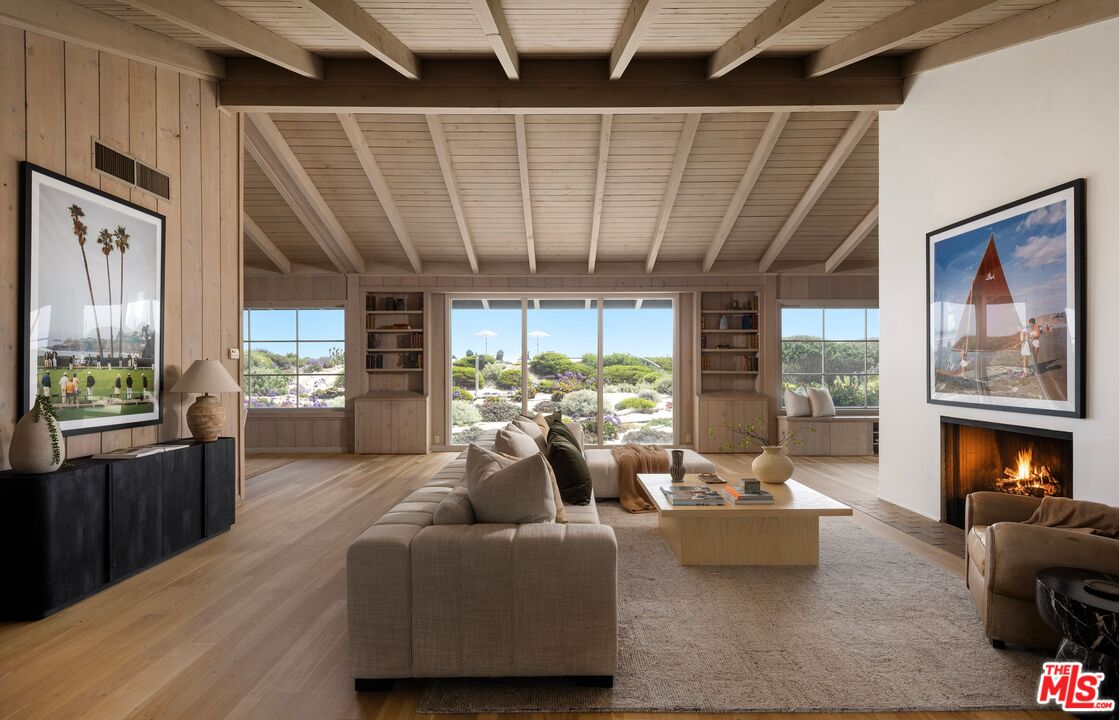4217 Avenue Del Mar