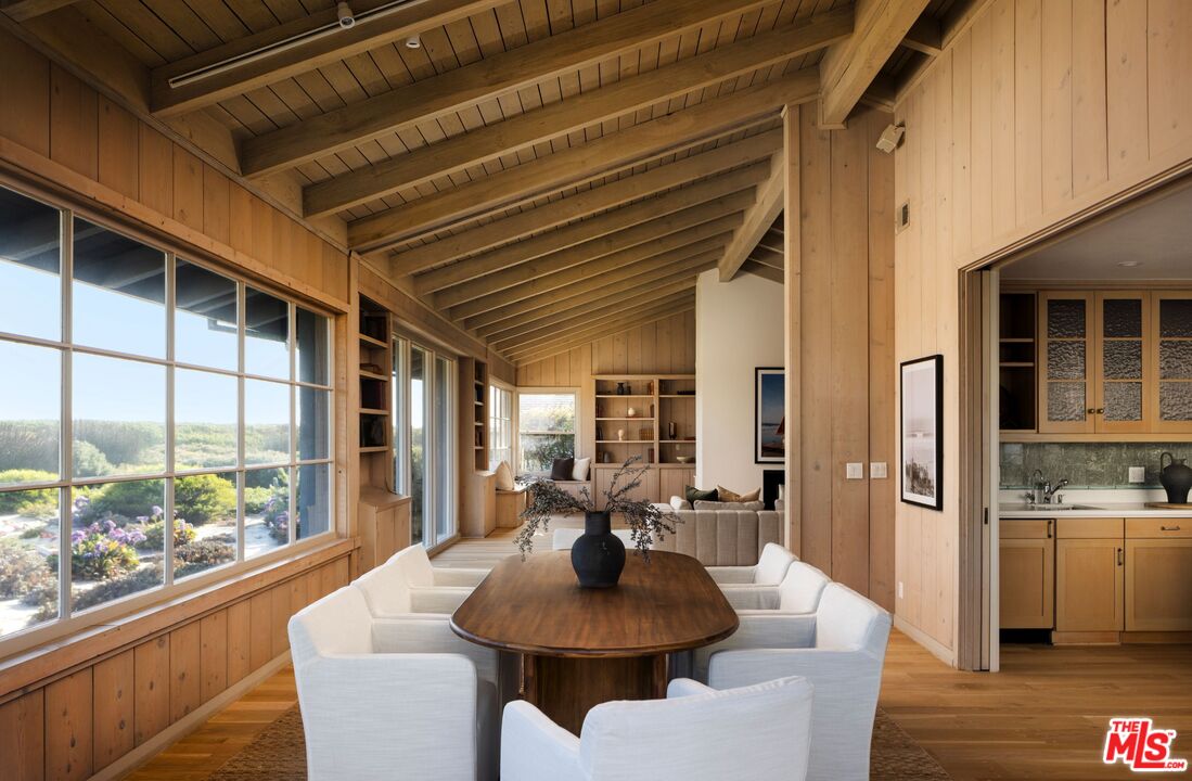 4217 Avenue Del Mar