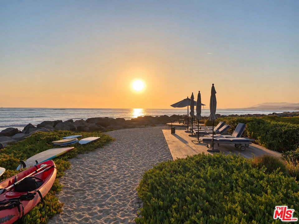 4217 Avenue Del Mar