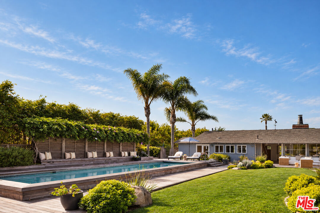 4217 Avenue Del Mar