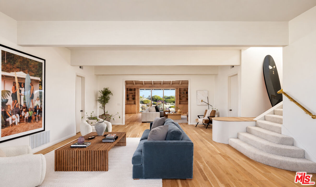 4217 Avenue Del Mar