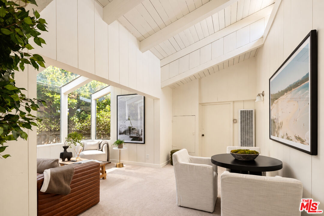 4217 Avenue Del Mar