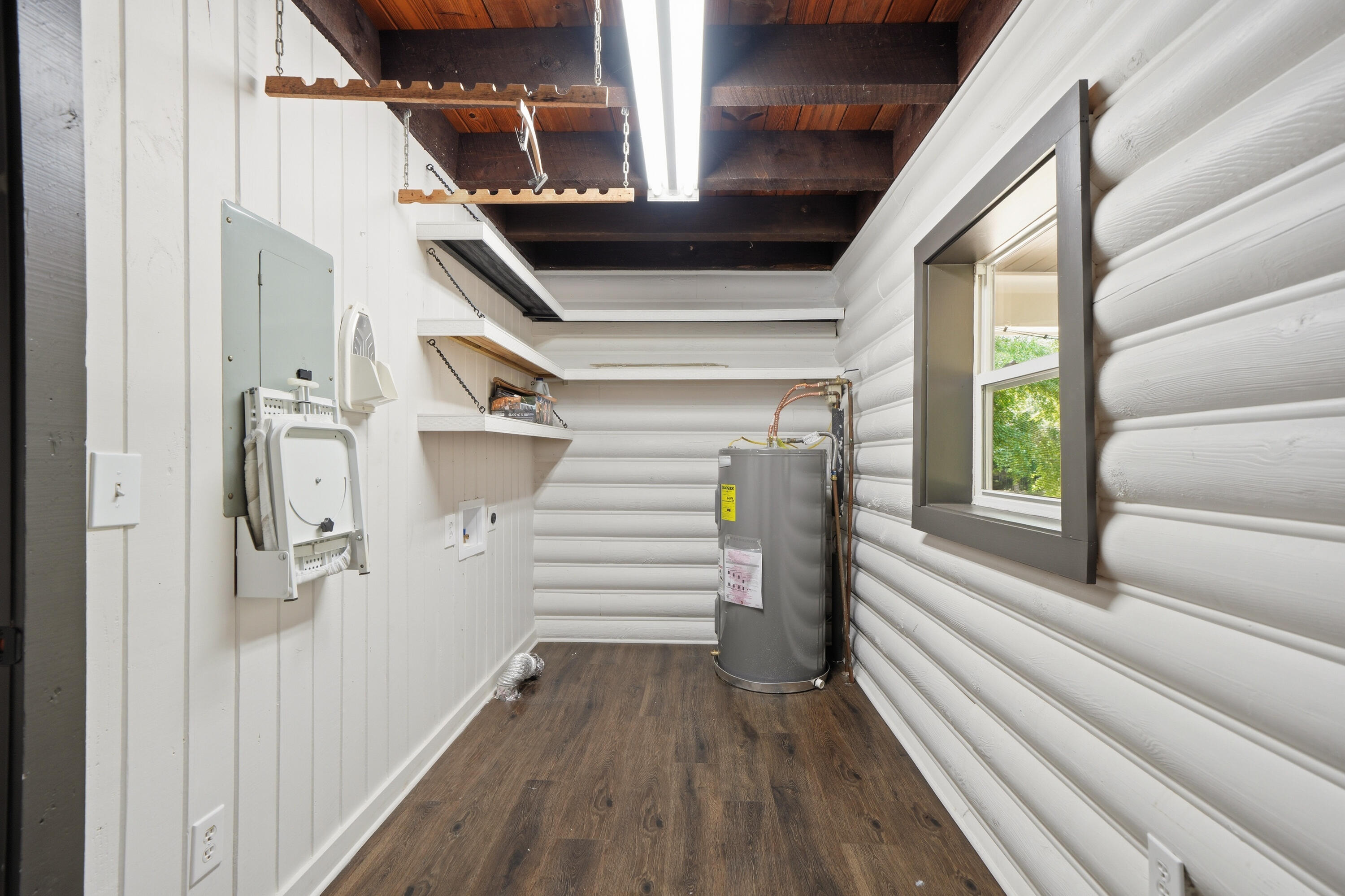 3098 Log Cabin Lane