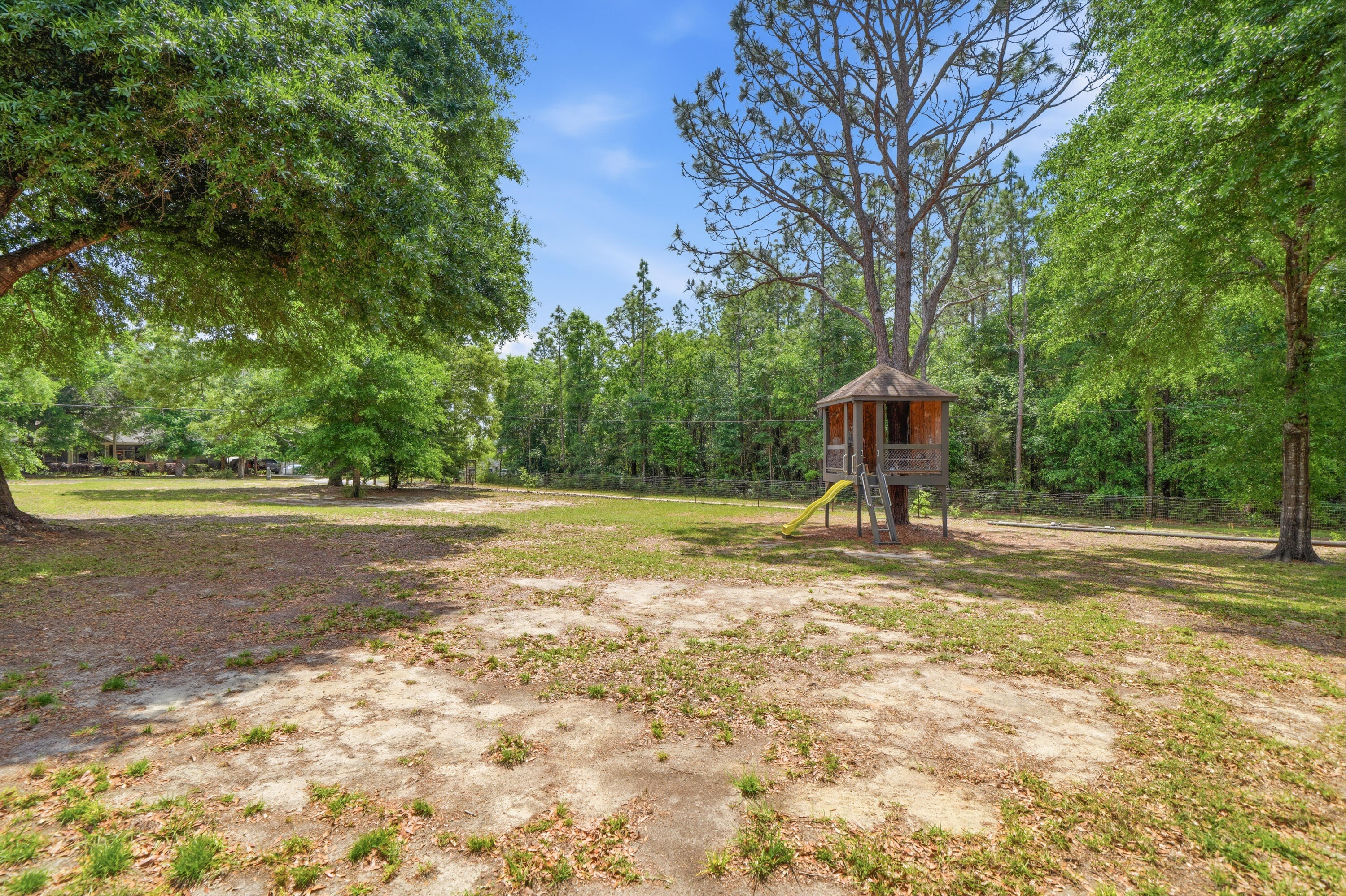 3098 Log Cabin Lane
