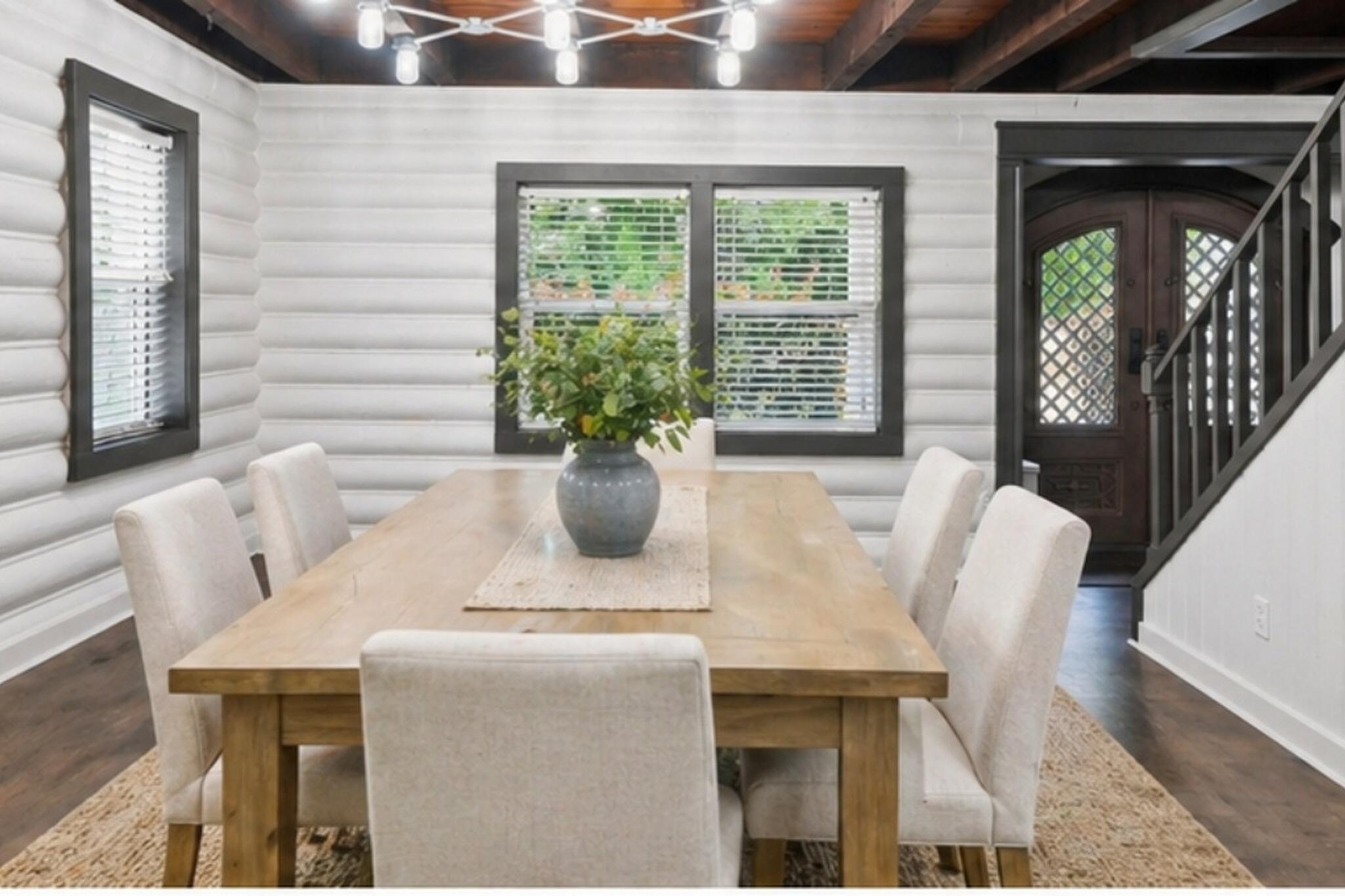 3098 Log Cabin Lane