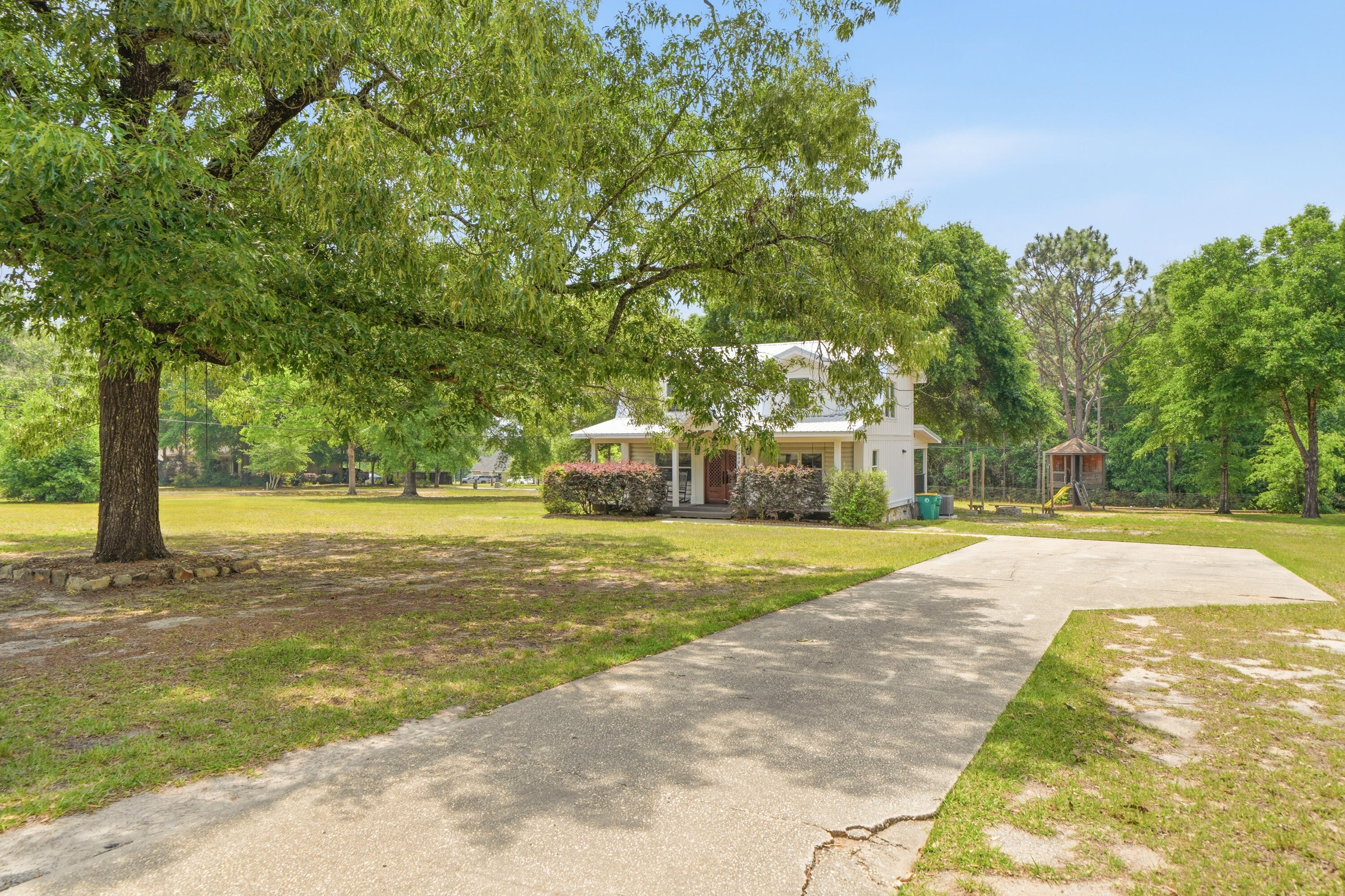 3098 Log Cabin Lane