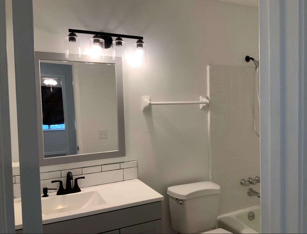 601 Colonial Drive, APT 7