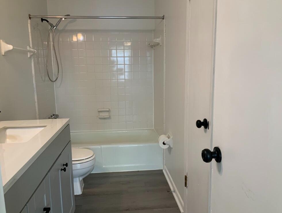 601 Colonial Drive, APT 7