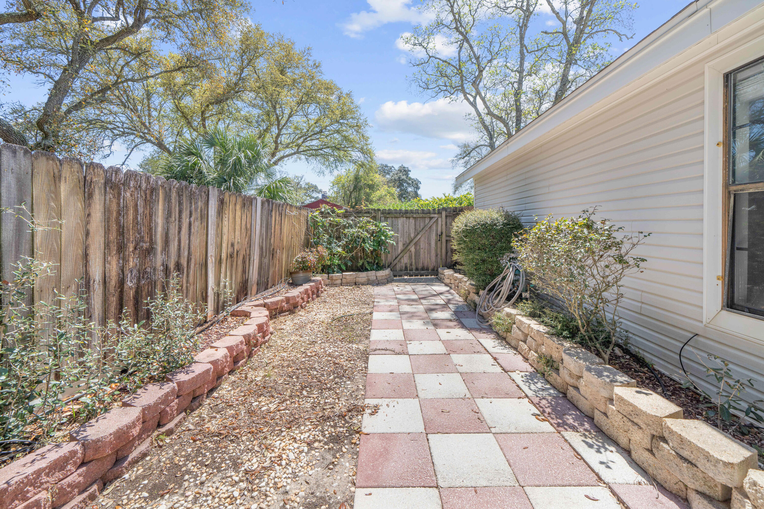 200 Woodland Park Circle