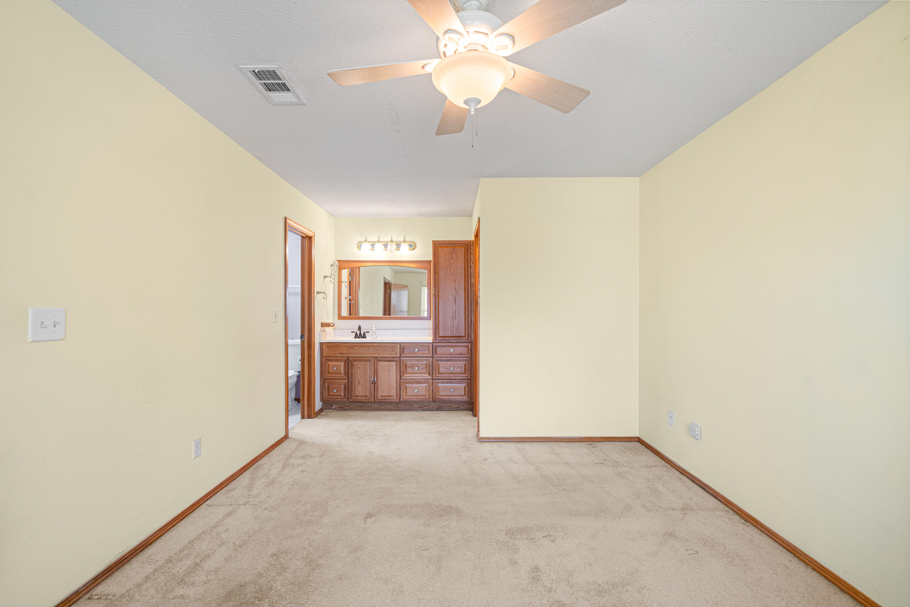 200 Woodland Park Circle