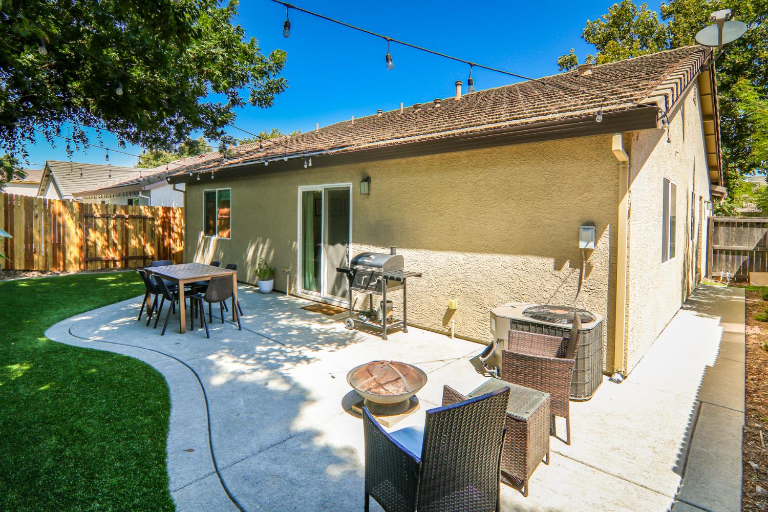 1521 Blue Squirrel Street