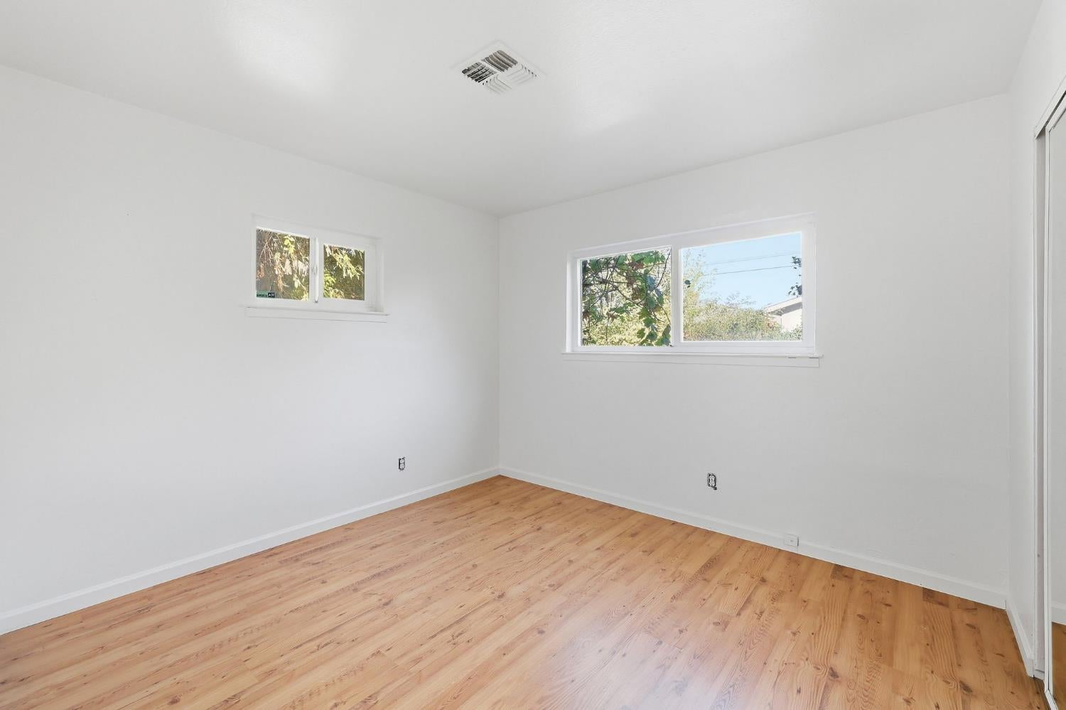 5977 Dewey Boulevard