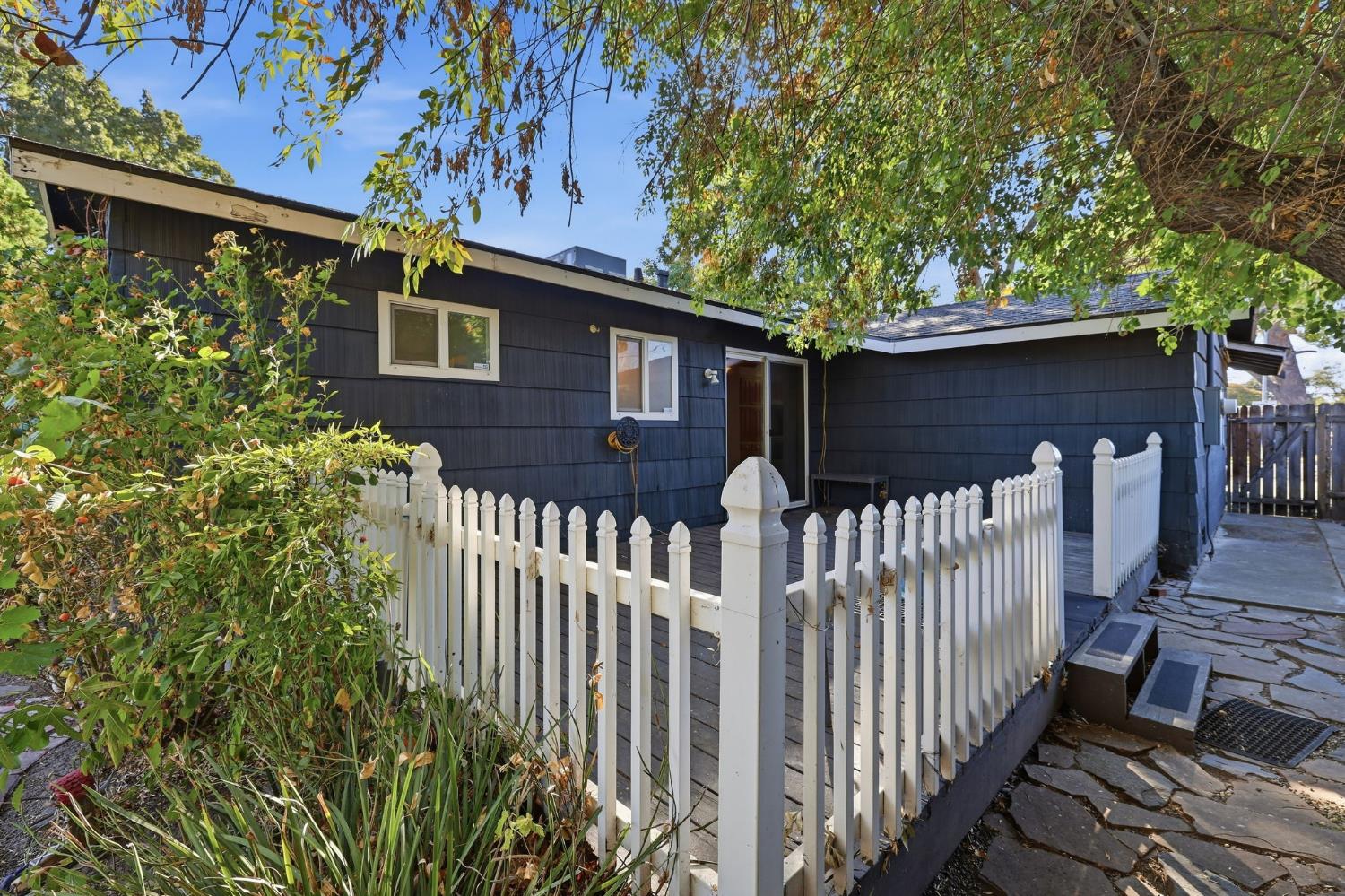 5977 Dewey Boulevard