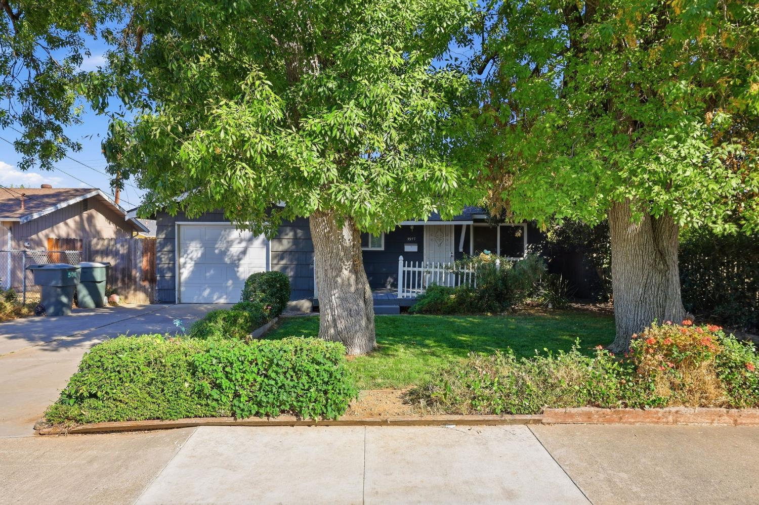 5977 Dewey Boulevard