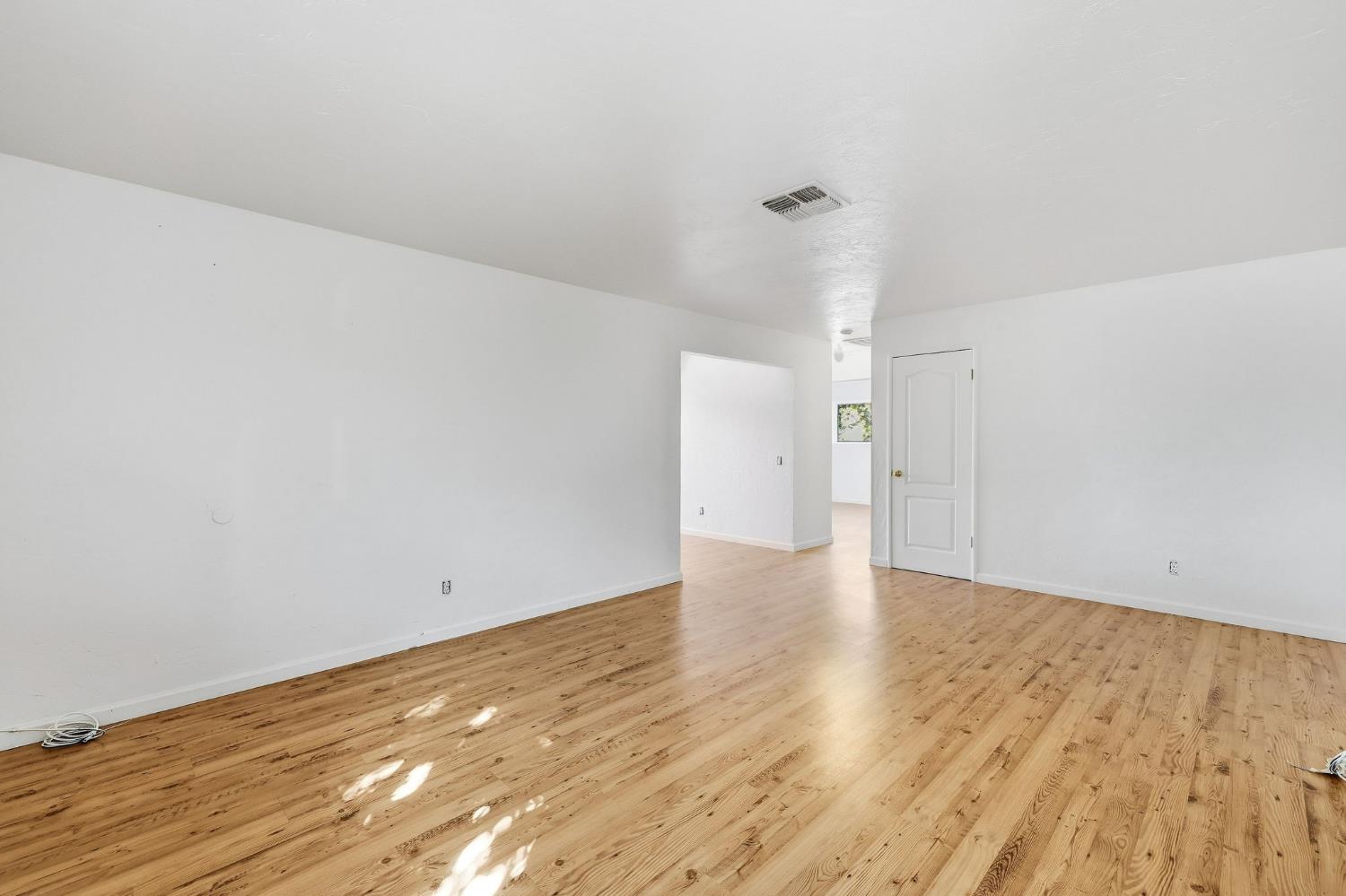 5977 Dewey Boulevard
