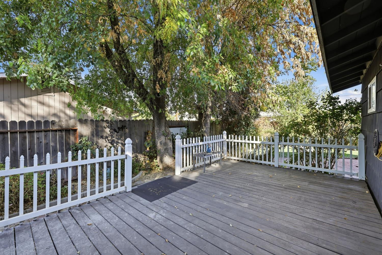 5977 Dewey Boulevard