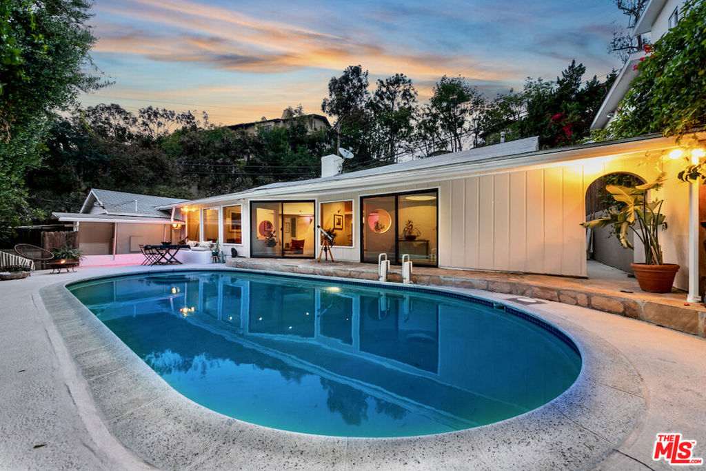 7495 Mulholland Drive