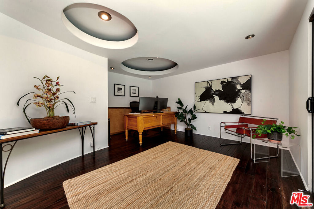 7495 Mulholland Drive