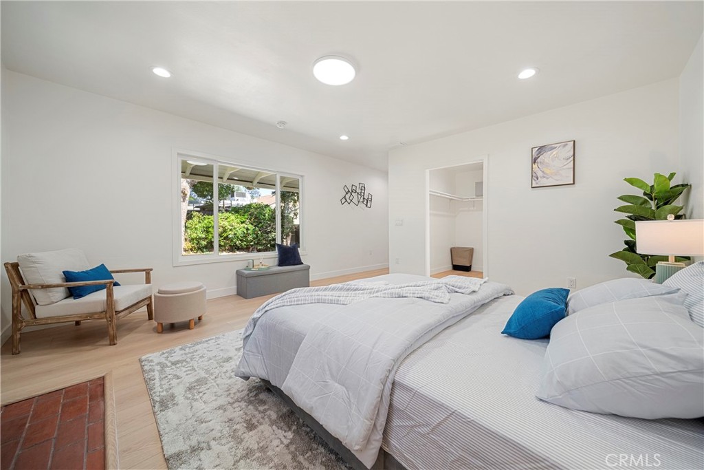 3211 W Jeffries Avenue