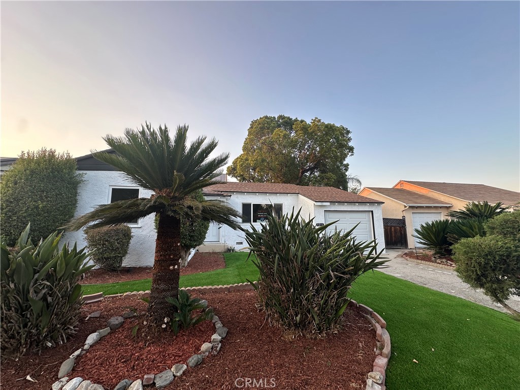 3211 W Jeffries Avenue