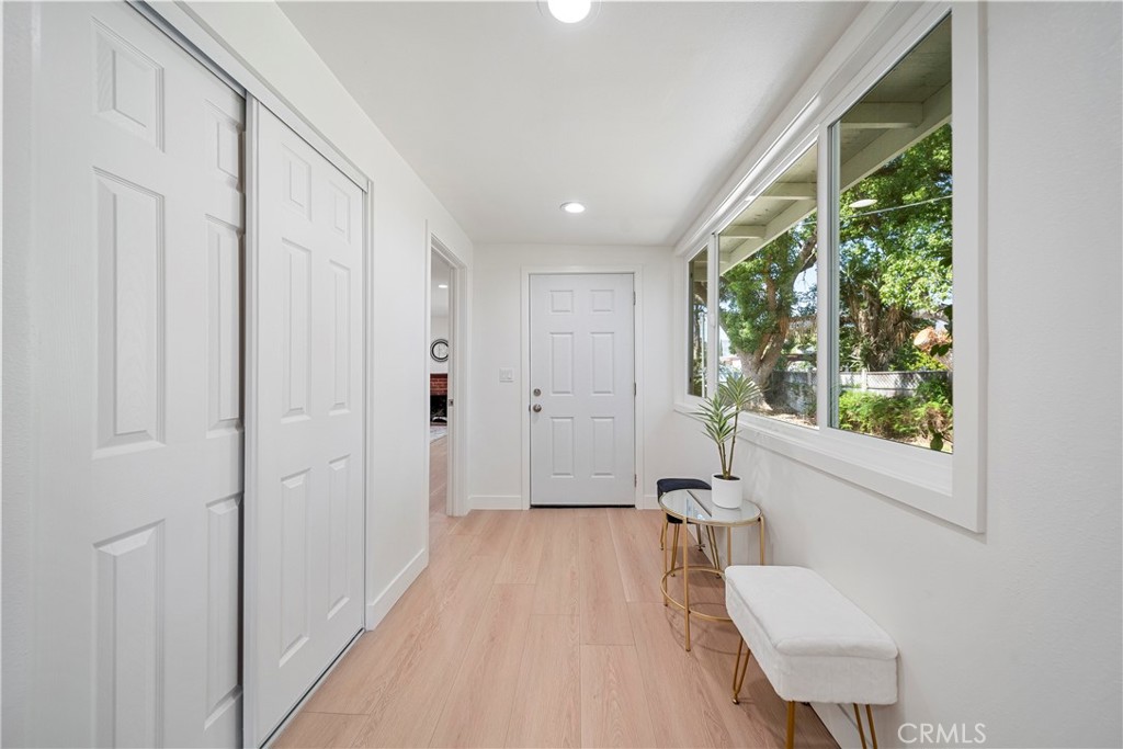 3211 W Jeffries Avenue