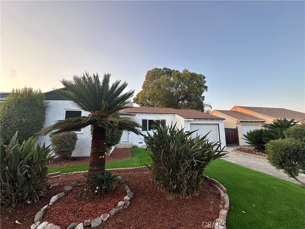 3211 W Jeffries Avenue