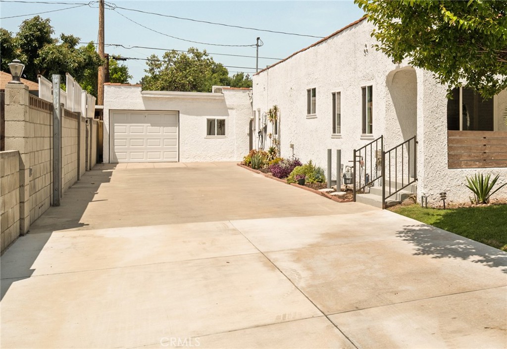 933 N Lincoln Street
