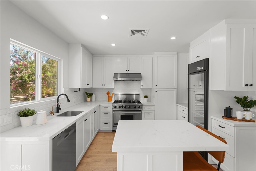 1321 W Morningside Drive