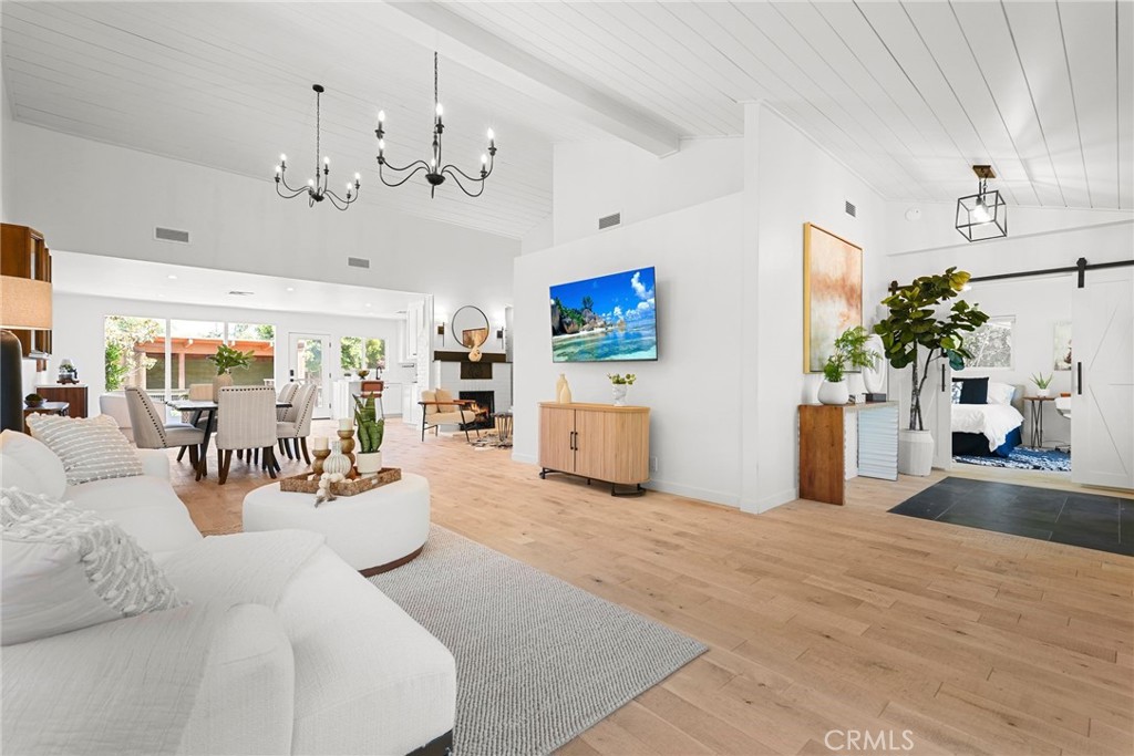 1321 W Morningside Drive