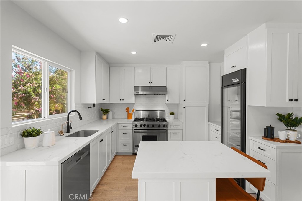 1321 W Morningside Drive
