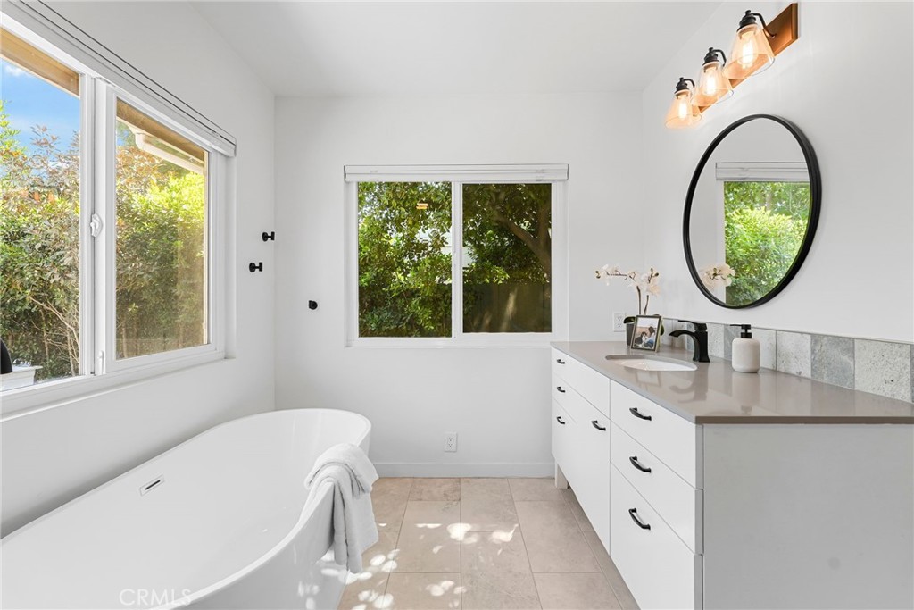 1321 W Morningside Drive