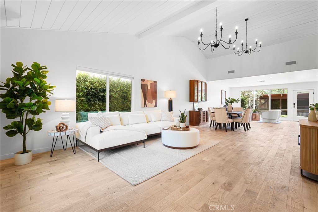 1321 W Morningside Drive