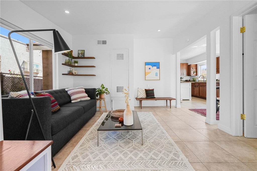 2715 Blanchard Street