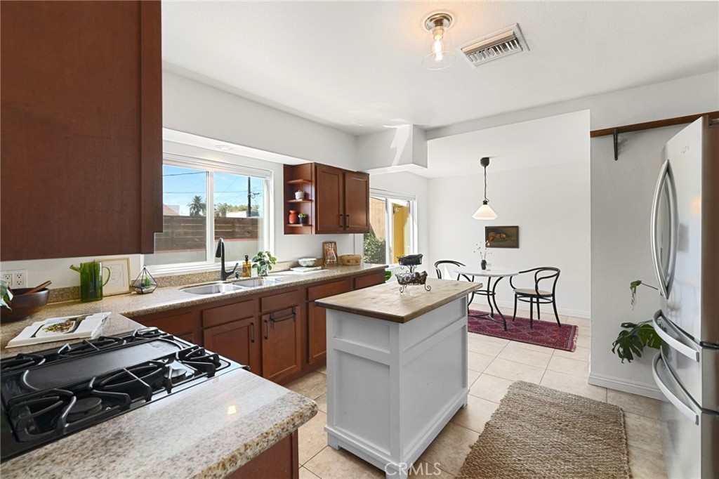 2715 Blanchard Street