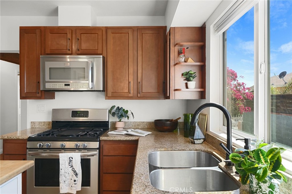 2715 Blanchard Street