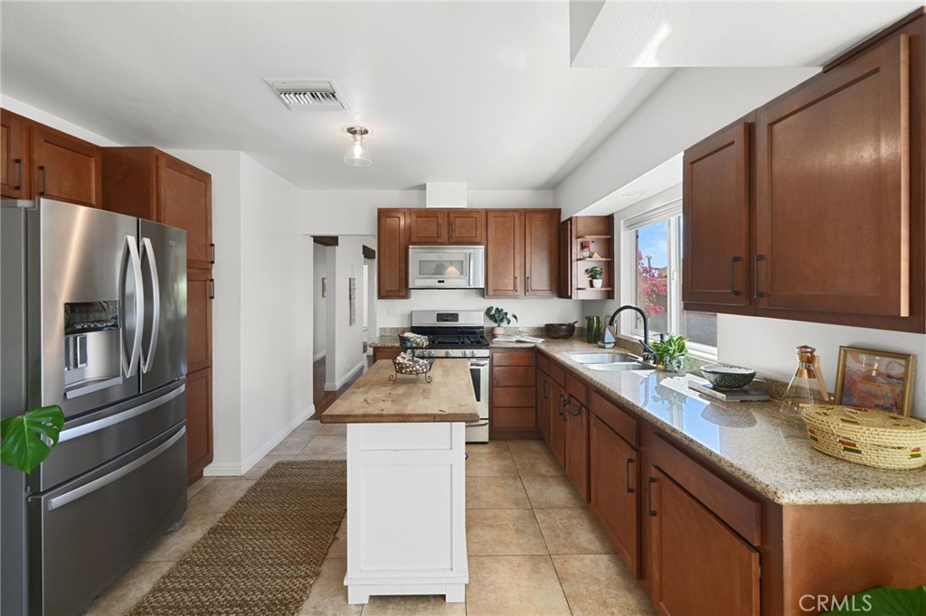 2715 Blanchard Street