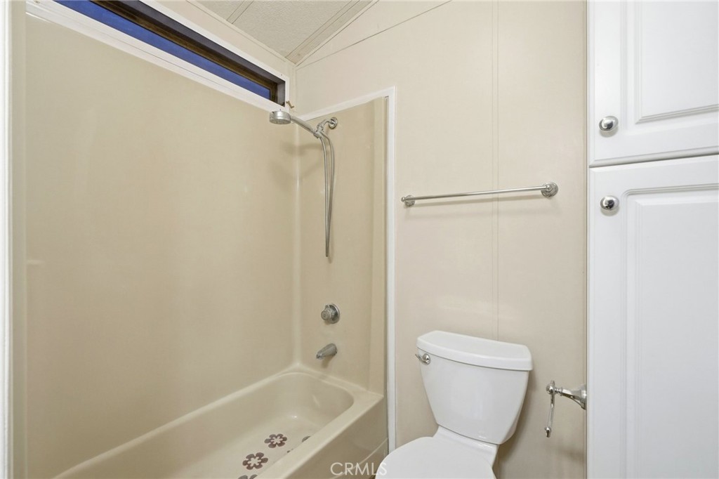 9051 Laurel Canyon Boulevard 7