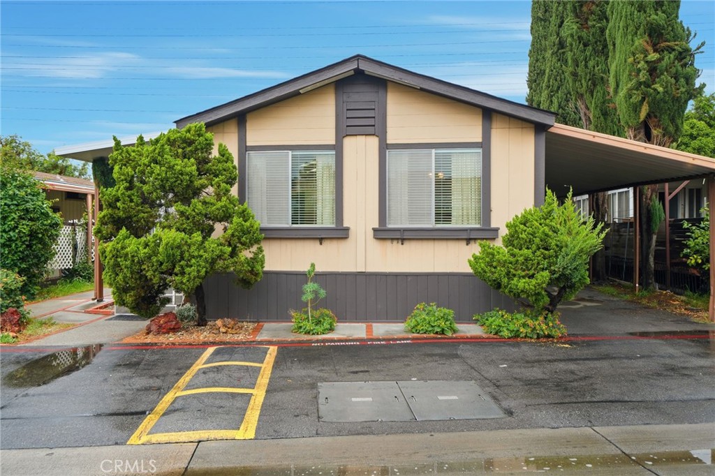 9051 Laurel Canyon Boulevard 7